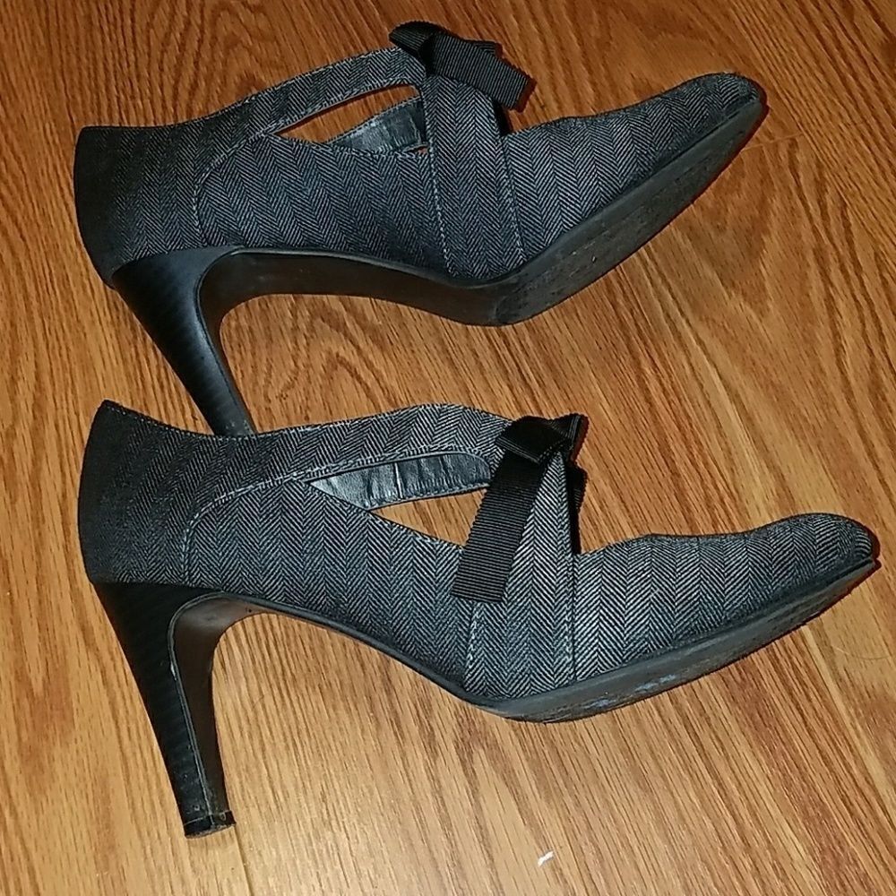 Ann Marino by Bettye Muller bow heels Sz. 9 . - Picture 6 of 6